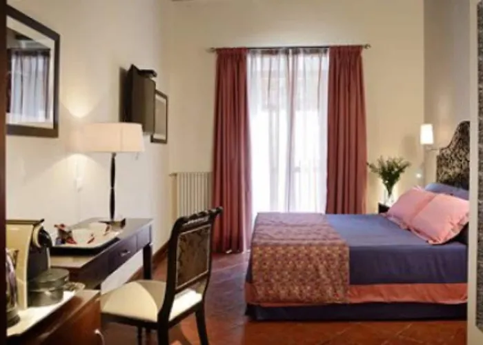 Frattina 122 3* Rome